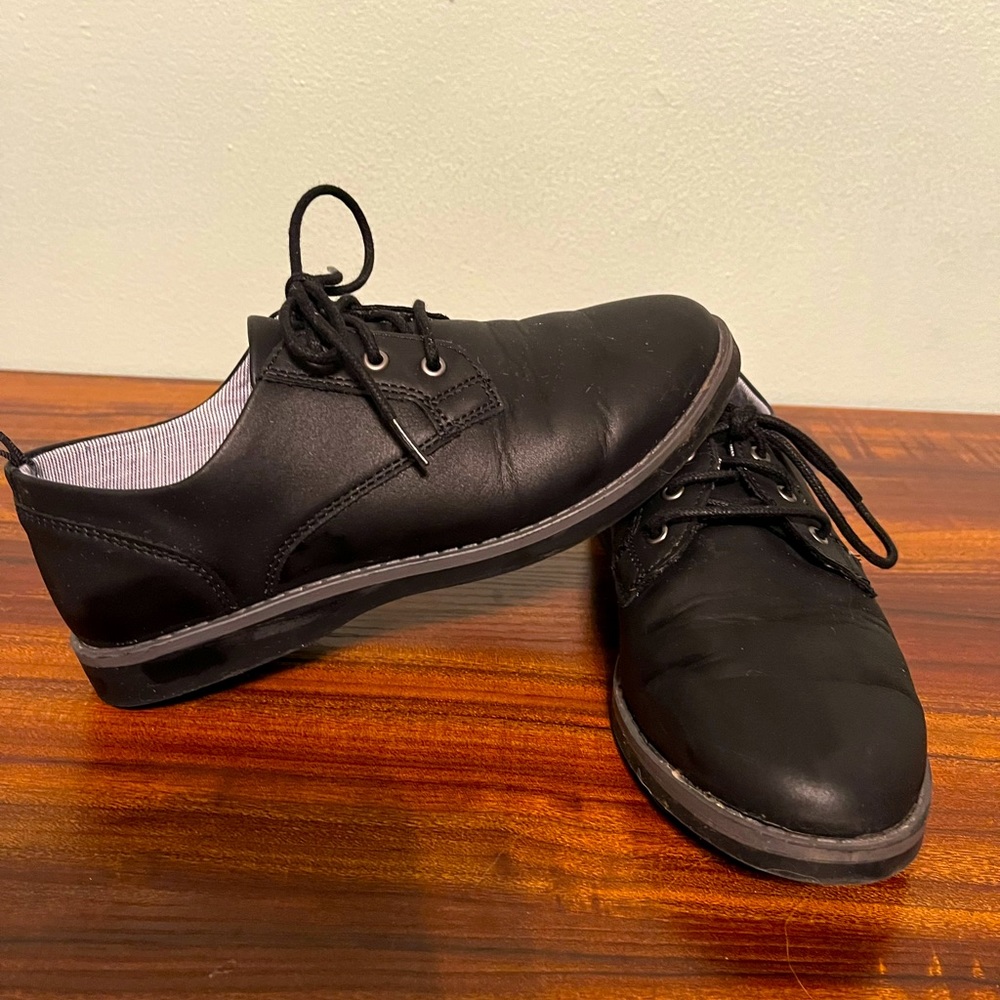 Black dress shoes